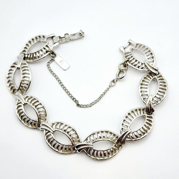 Vintage Monet Mid-Century Silver-Tone Open Link Bracelet w/Safety Chain - Picture 8 of 10